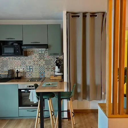 T1 Cosy Equipe, Proche Airbus Aeroport דירה