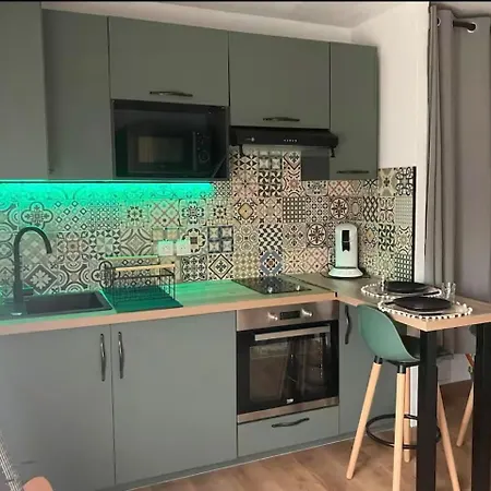 T1 Cosy Equipe, Proche Airbus Aeroport Apartament *